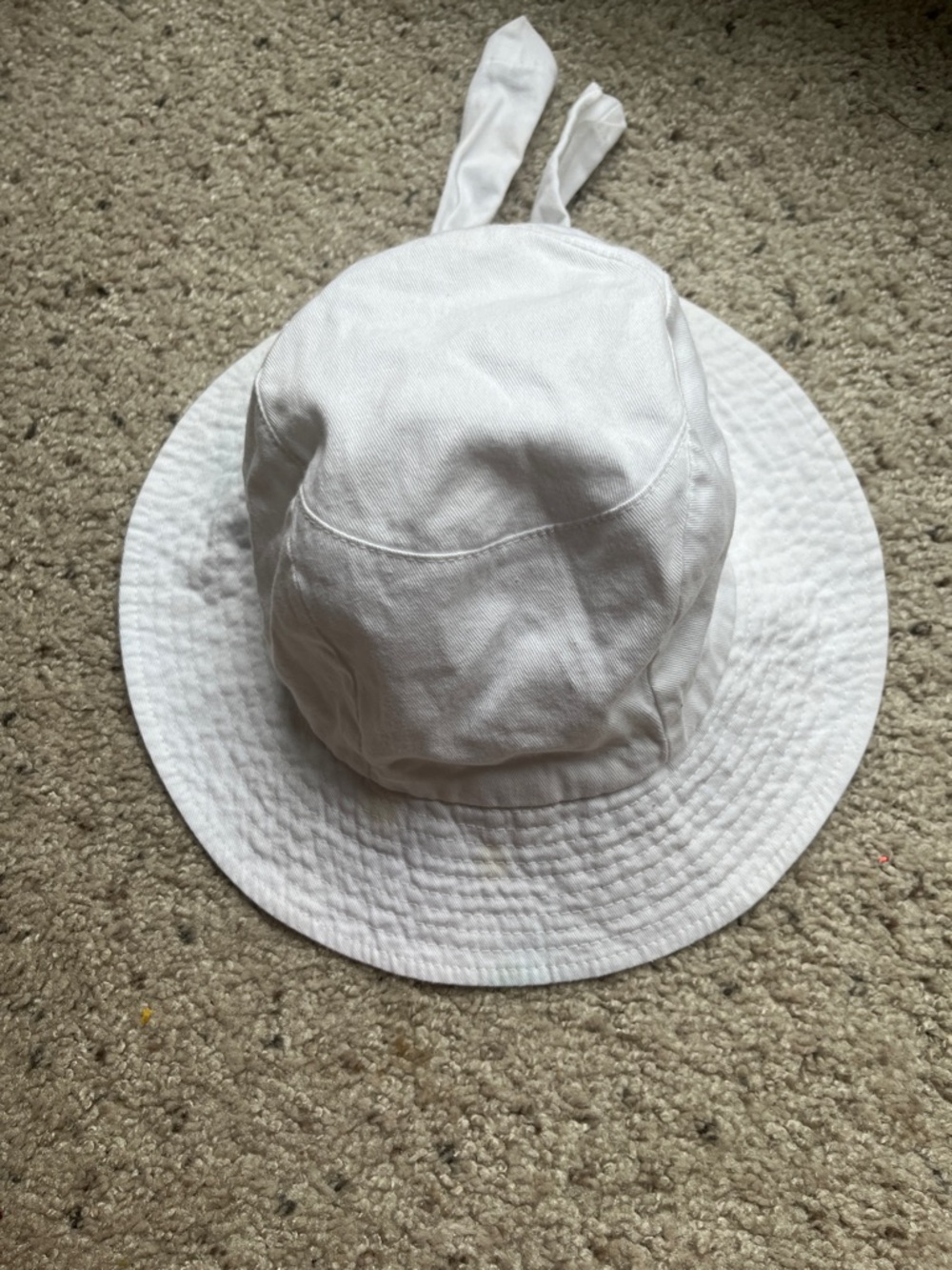 Women’s White Sun Bucket Hat with Ties